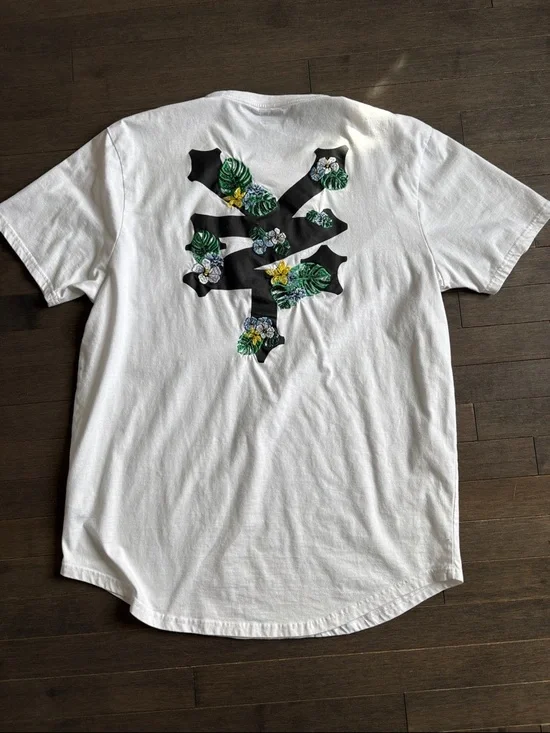 Men’s White Embroidered Zoo York Shirt Size XL - Picture 8 of 8